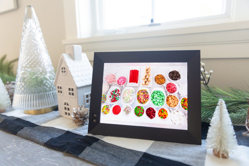 Digital Photo Frame:: The Perfect Holiday Gift!